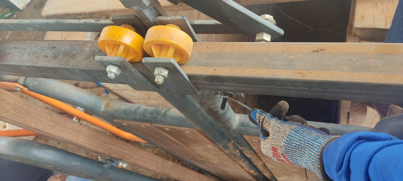 Manutenção em tronco de contenção